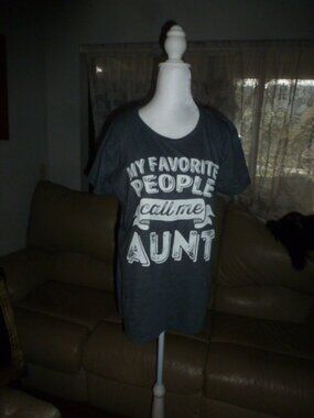 🖤✨ “My Favorite People Call Me Aunt” Graphic Tee ✨🖤 Sz XL